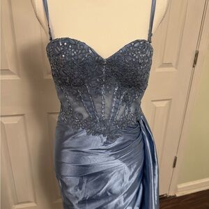 Elegant Blue Lace Evening Dress